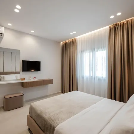 Private Willa Ksamil