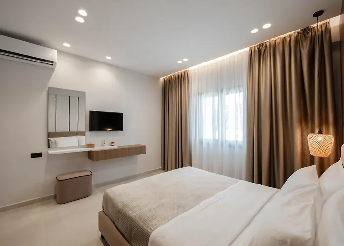 Private Willa Ksamil