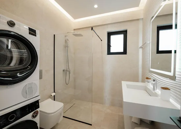 Private Willa Ksamil